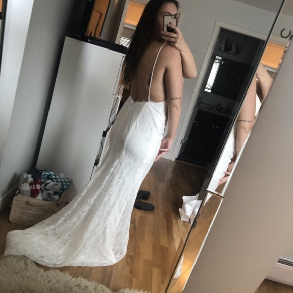 Wedding dress - Picture 2 of 6